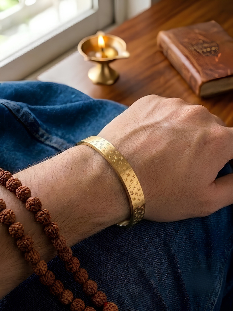 Om (ॐ) Traditional Spiritual Kada