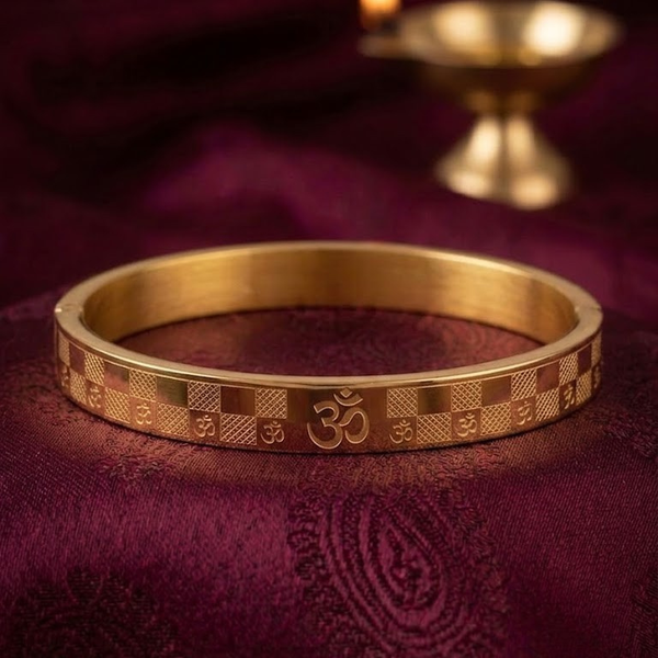 Om (ॐ) Engraved Gold-Tone Traditional Kada